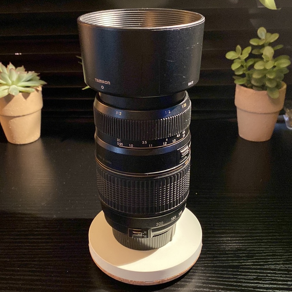 Tamron 70-300mm f4 - 5.6 w/ Macro Mode - Picture 4 of 4